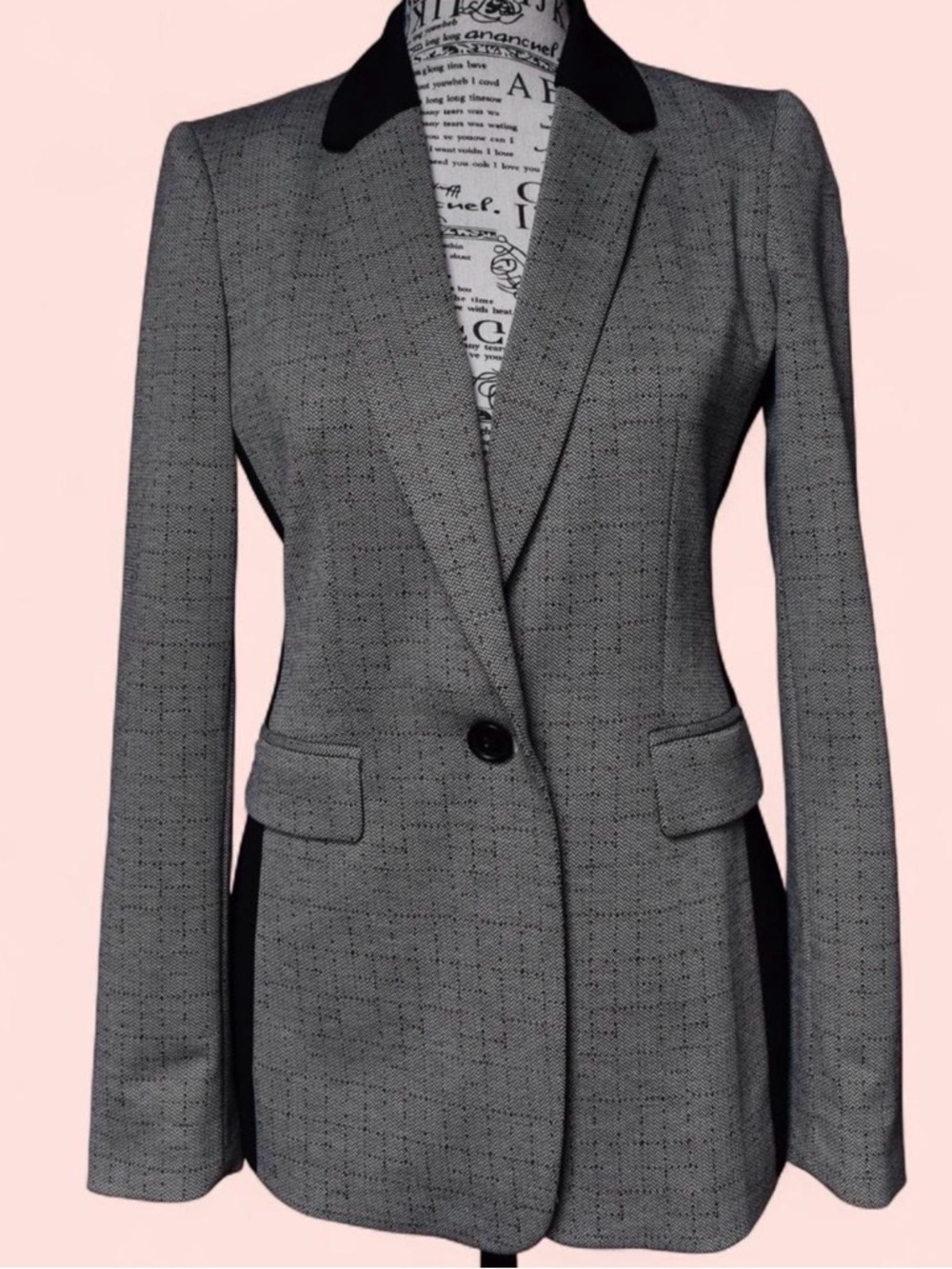 Tailored Grey Women's Blazer with Black Collar
